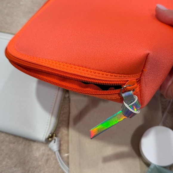 ELEMIS deluxe Skincare Collection with Orange and white Bags - Picture 11 of 15